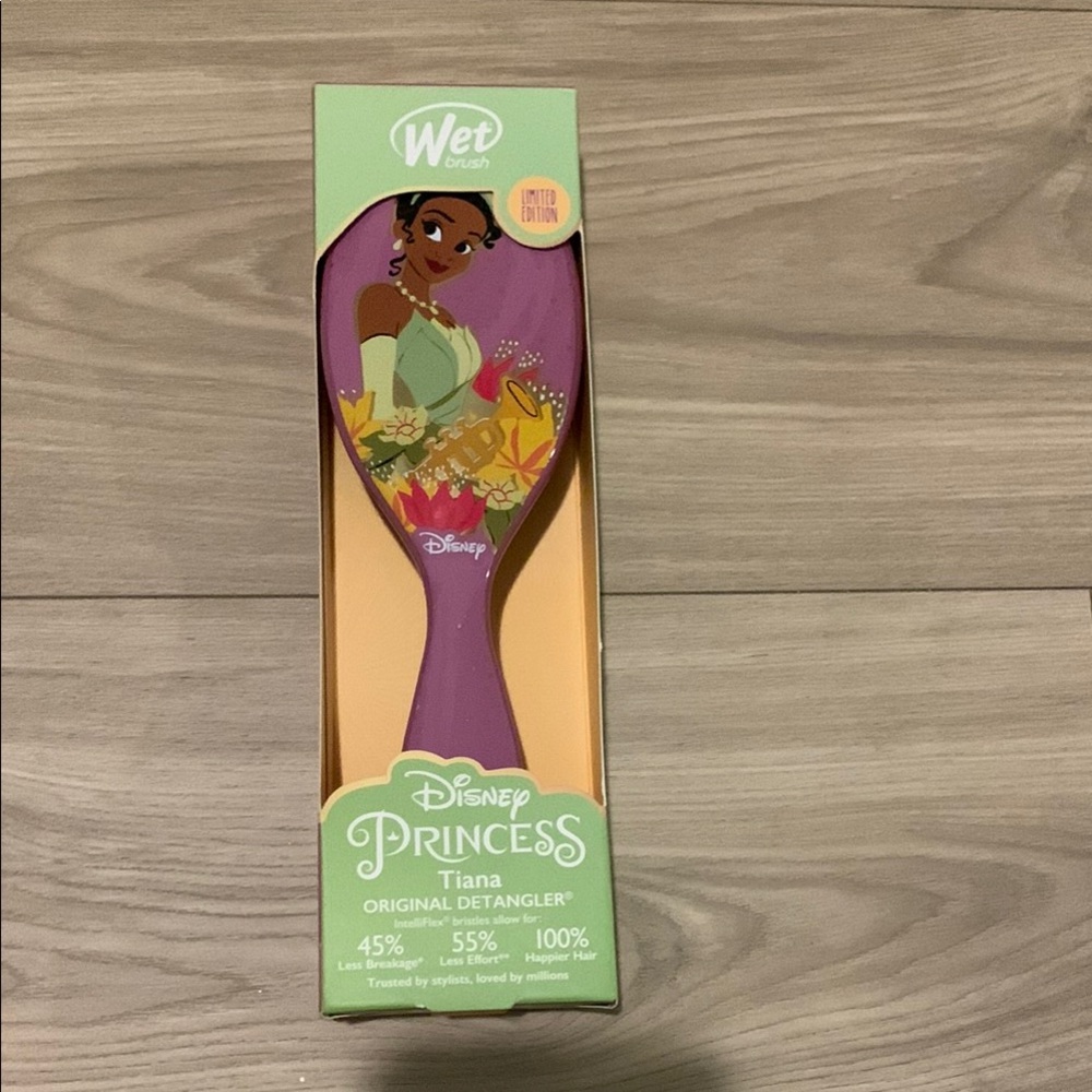 Disney Princess Tiana Detangler Brush